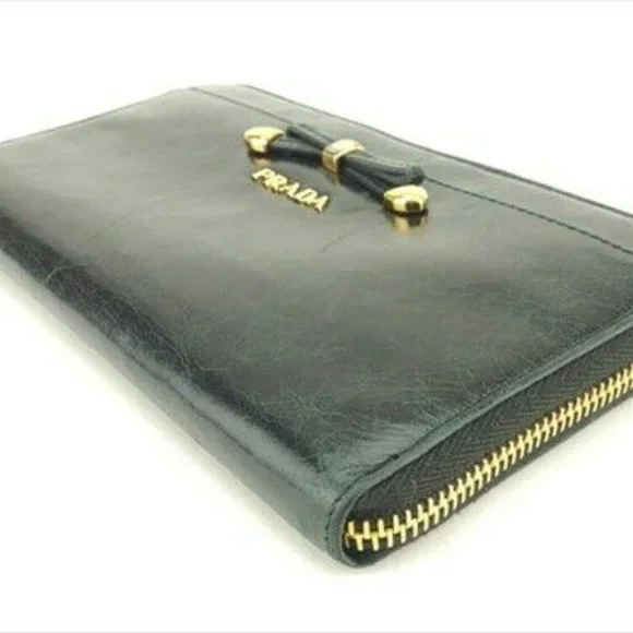 Prada Long Wallet Green Gold leather Woman Authentic Used T9147